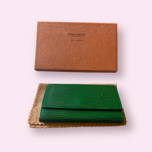 🍀🌴Louis Vuitton Vintage Green Epi 6 Ring Key Holder🍀🌴 - Picture 2 of 10